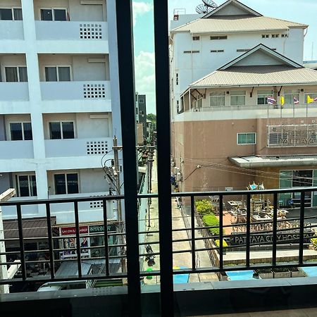 Smyrna Lägenhet Pattaya Exteriör bild