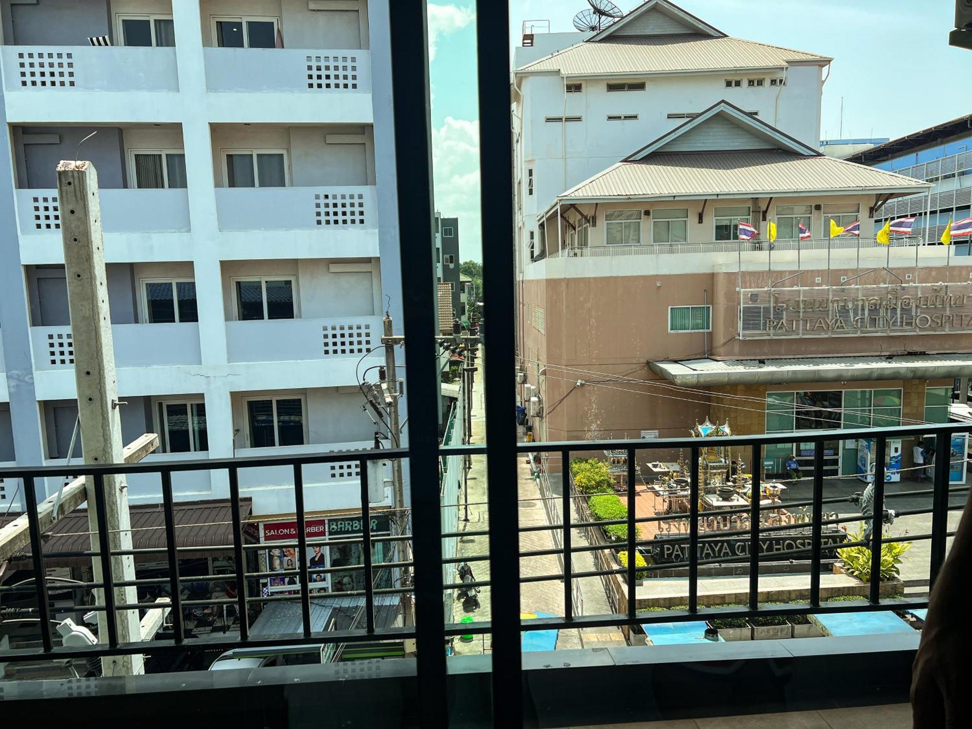Smyrna Lägenhet Pattaya Exteriör bild