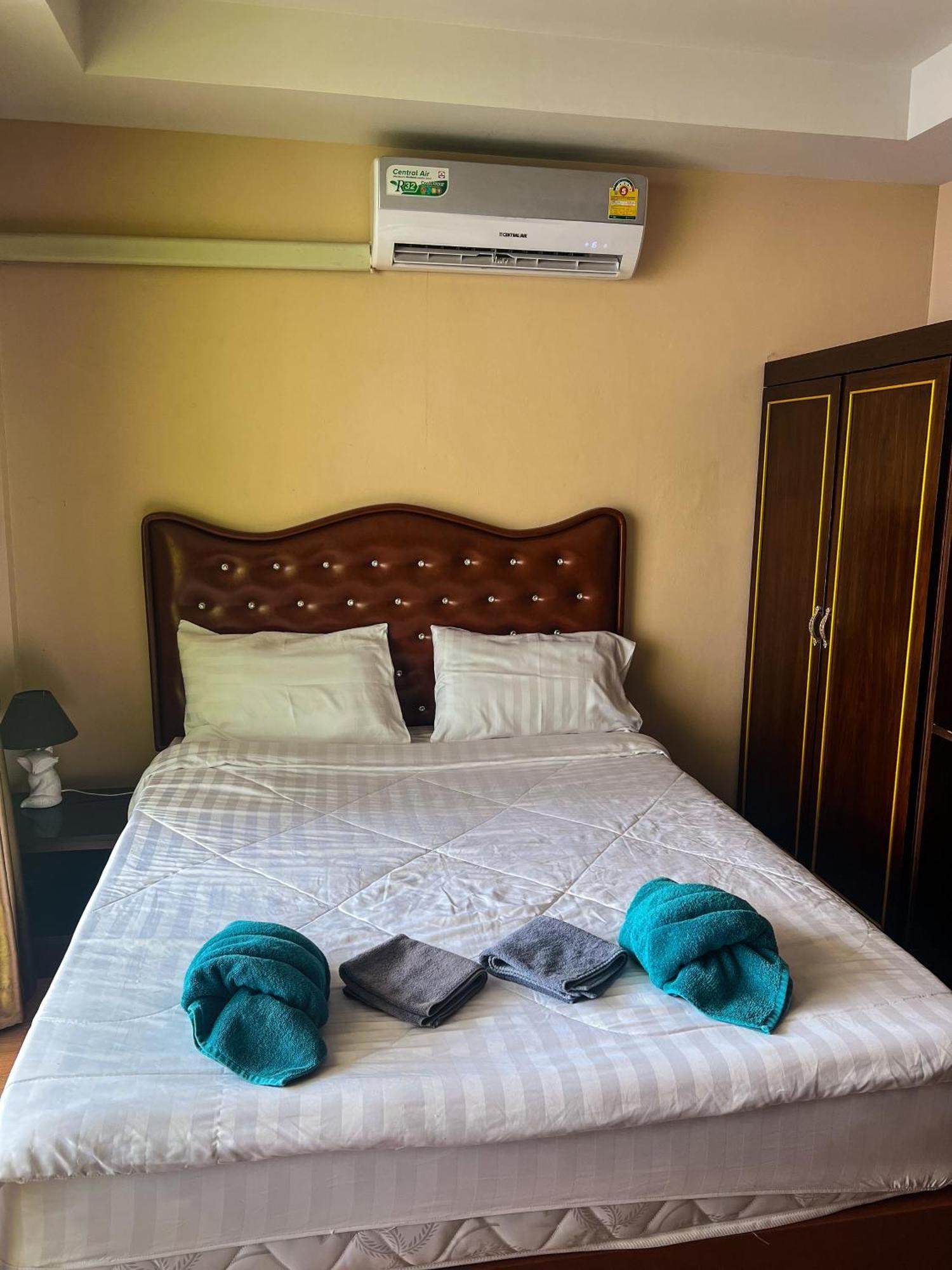 Smyrna Lägenhet Pattaya Exteriör bild