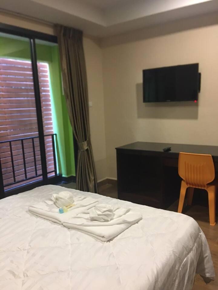 Smyrna Lägenhet Pattaya Exteriör bild